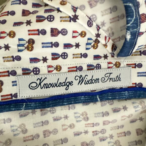 Robert Graham Woven Button Front Short Sleeve Shirt Medals Print on White M - Picture 4 of 9